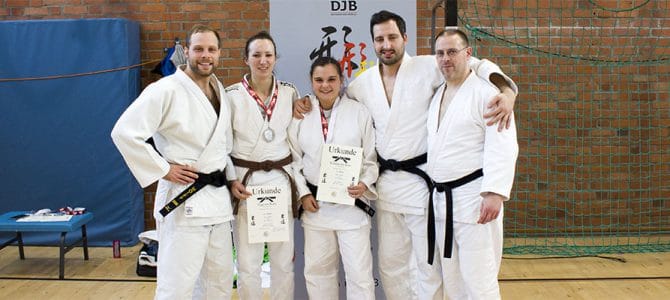 4 Dan-Aspiranten bei Kata-Meisterschaft 4 Dan-Aspiranten bei Kata-Meisterschaft
