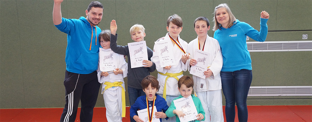 Medaillensatz beim Frühlingspokal der kleinen Kampfstiere